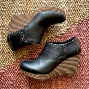 Dr. Scholl’s Harlie Black Vegan Leather Wedge Ankle Booties - 7.5